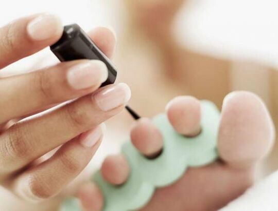 leczenie paznokci lakierem do paznokci w przypadku infekcji grzybiczej